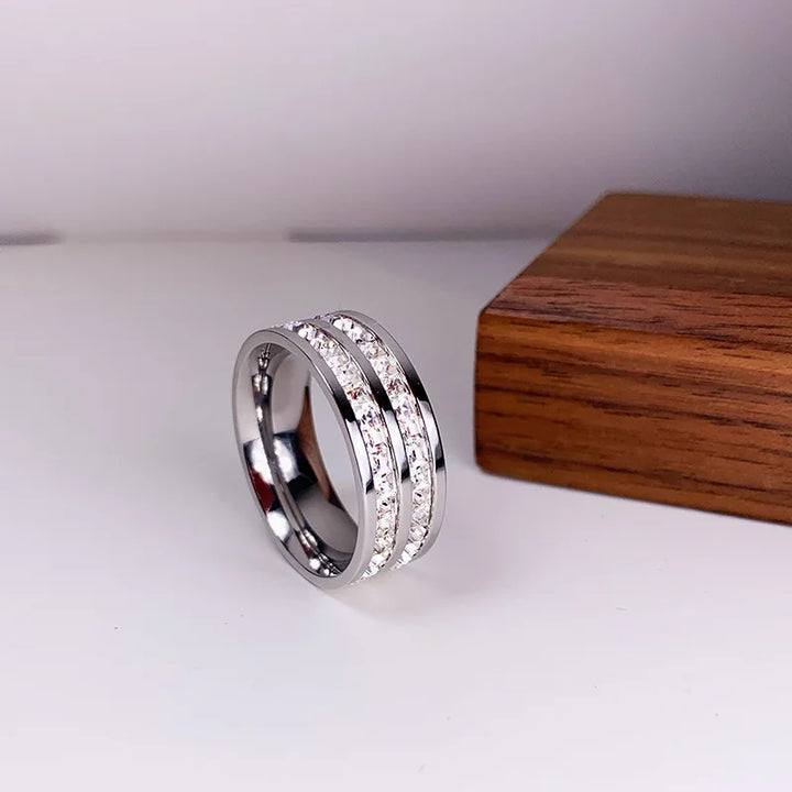 Stainless steel ring with Zirconias