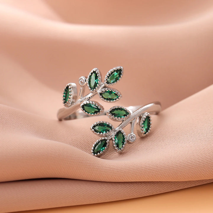 925 Sterling Silver Ring with small emeralds