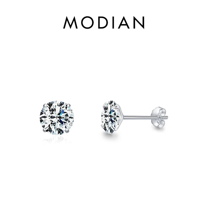 Sterling silver earring with moissanite diamond