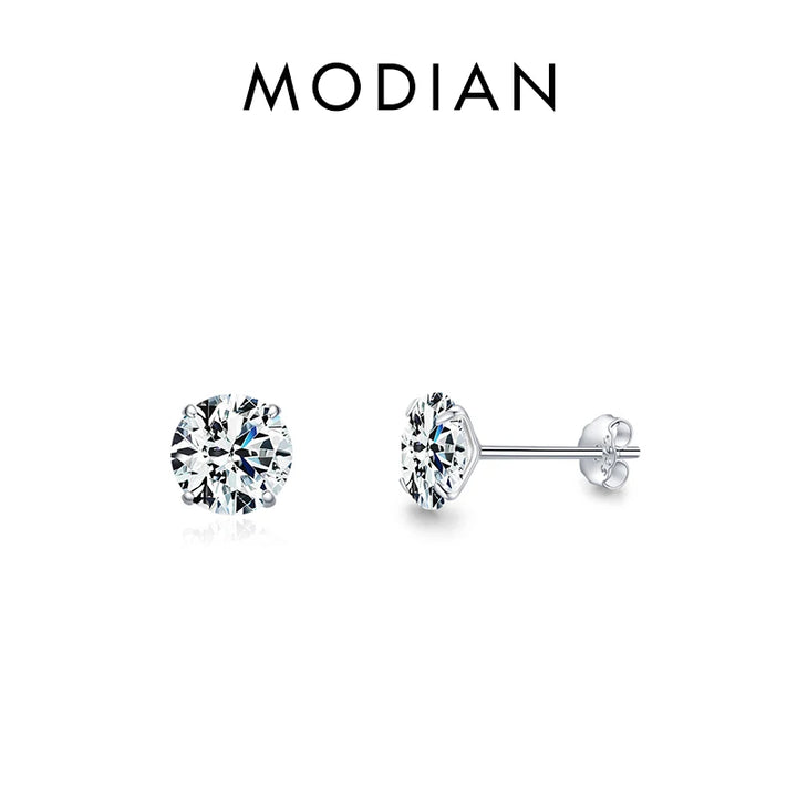 Sterling silver earring with moissanite diamond