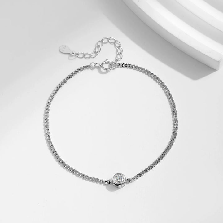 Sterling silver bracelet with 0.25ct moissanite diamate