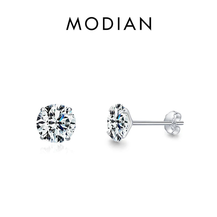 Sterling silver earring with moissanite diamond