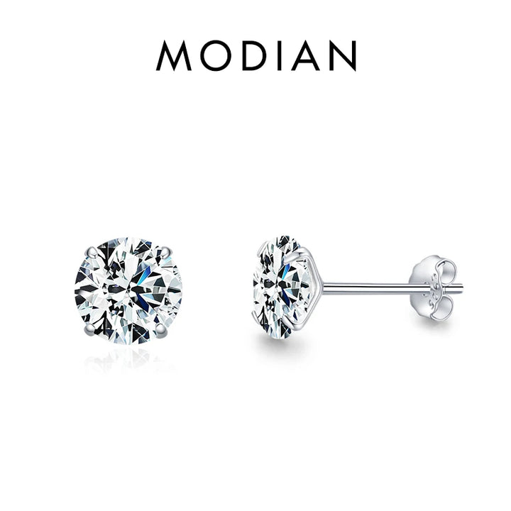 Sterling silver earring with moissanite diamond